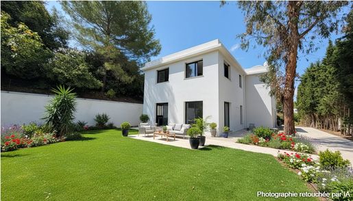 Appartement 4 pièces 105 m² · à Antibes · 105 m² · 895 000 €