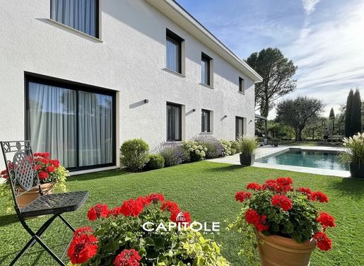 Maison 5 pièces 157 m² · à Grasse · 157 m² · 1 060 000 €