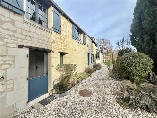 Maison 10 pièces 209 m² · à Distré · 209 m² · 399 900 €