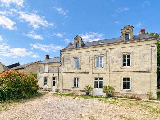Maison 9 pièces 217 m² · à Bellevigne-les-Châteaux · 217 m² · 349 900 €