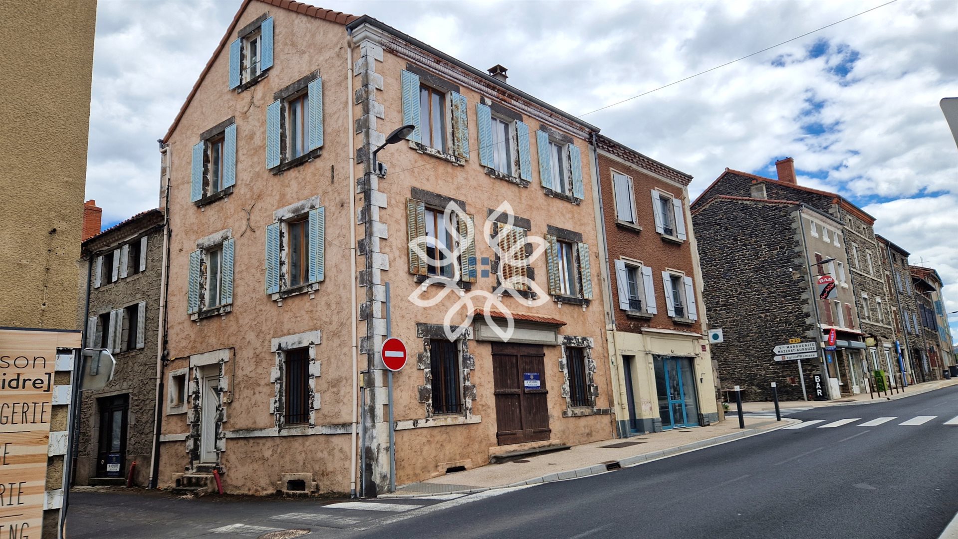 Maison à vendre, 175m², Saint-Georges-d'Aurac