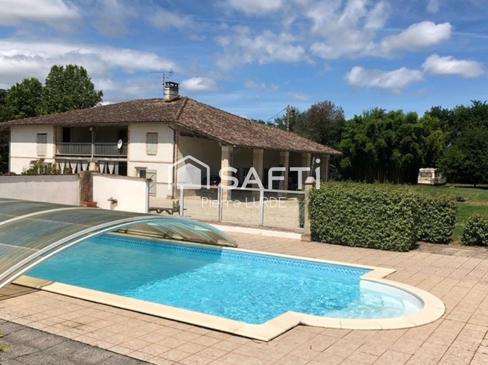 Maison à vendre, 380m², Saint-Etienne-de-Tulmont