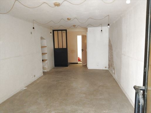 Local commercial 23 m² · à Hyères · 23 m² · 86 400 €