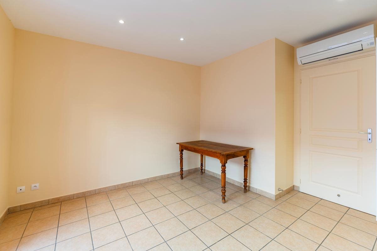 Appartement à louer, 25m², Lussas