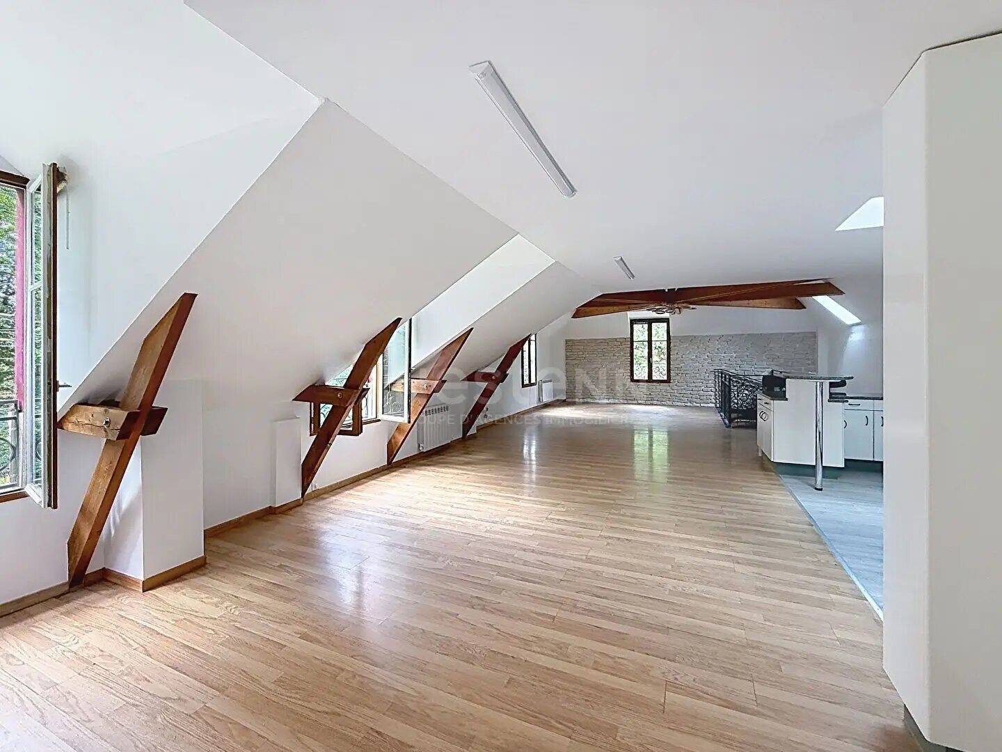 Appartement à louer, 128m², Lamorlaye
