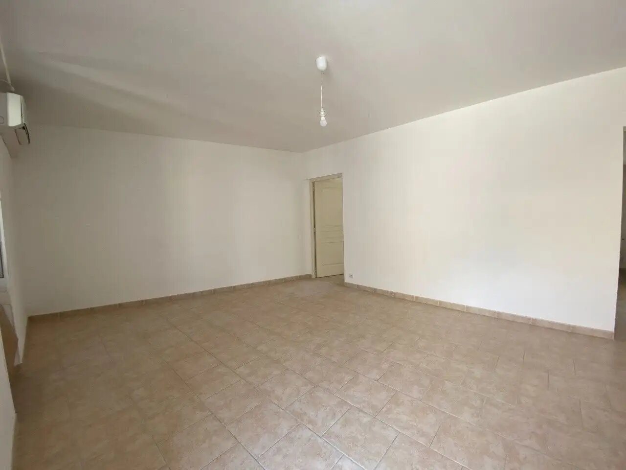 Appartement à louer, 79m², Tavel