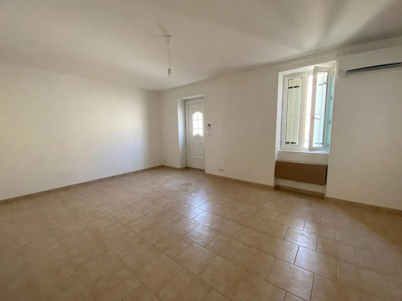 Appartement à louer, 79m², Tavel