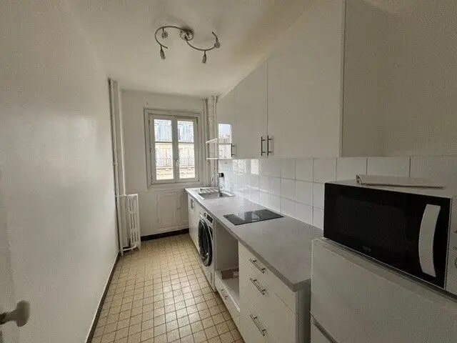 Appartement à louer, 29m², Paris 18ème