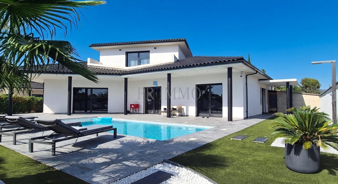Maison à vendre, 205m², Le Muy