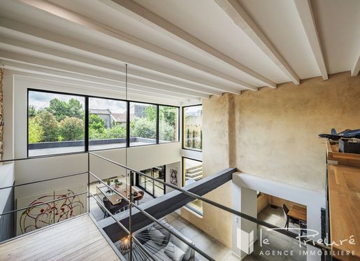 Maison 8 pièces 263 m² · à Lagrave · 263 m² · 790 000 €