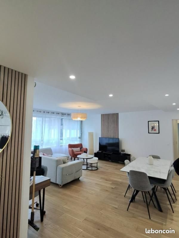 Appartement à louer, 79m², Courbevoie