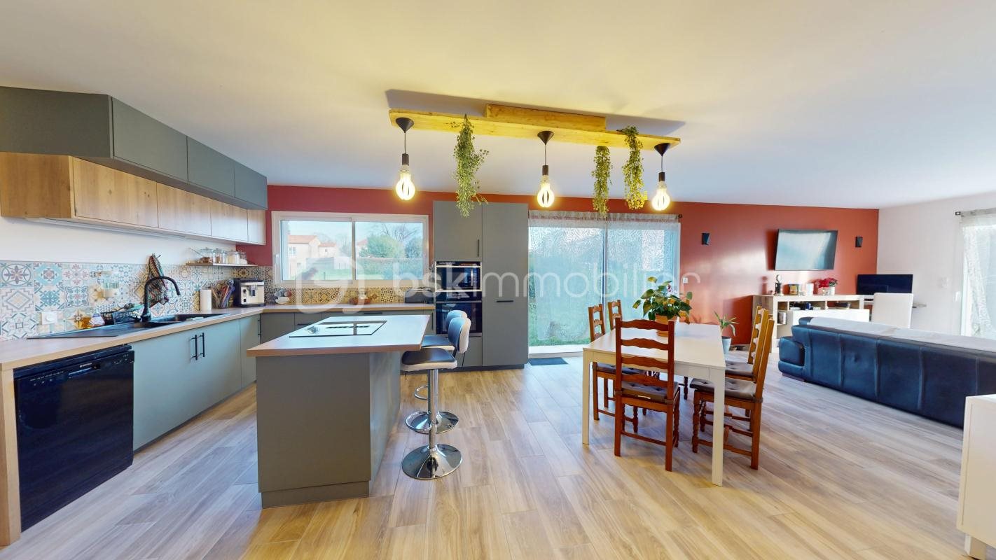 Maison à vendre, 152m², Saint-Martial-de-Vitaterne
