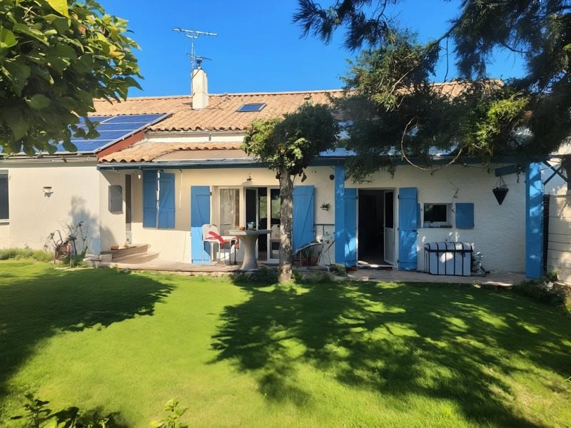 Maison à vendre, 116m², Lussant