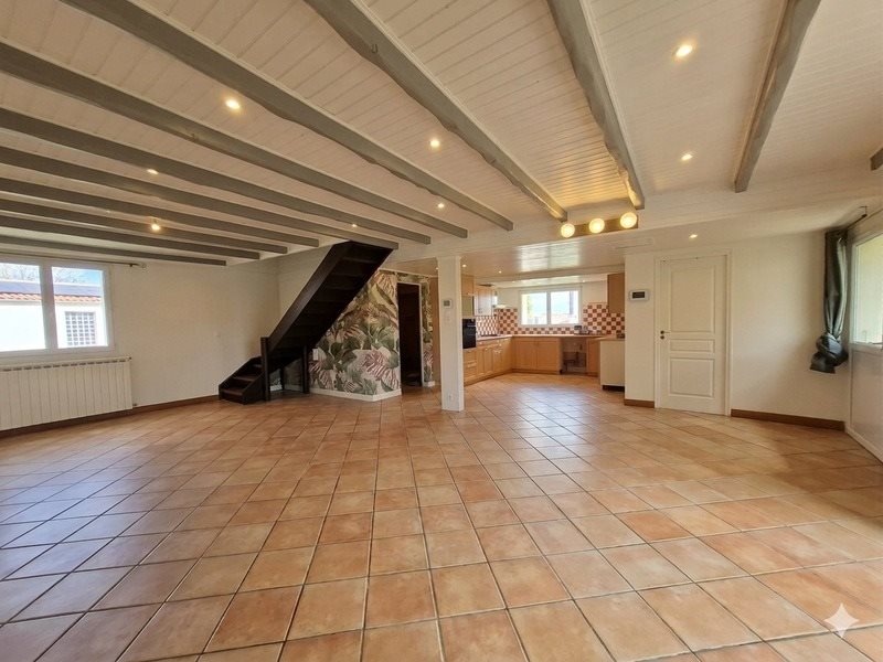 Maison à vendre, 116m², Lussant