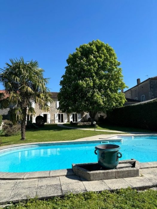 Maison à vendre, 220m², Saint-Laurent-de-Céris