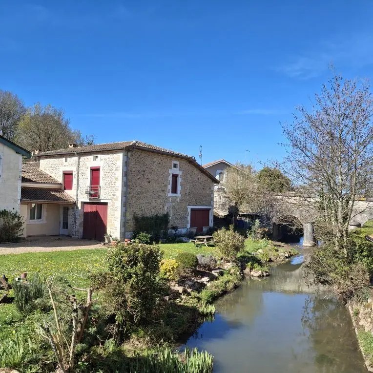 Maison à vendre, 219m², Chasseneuil-sur-Bonnieure