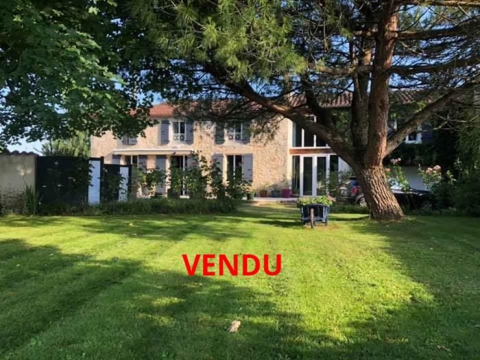 Maison à vendre, 194m², Chasseneuil-sur-Bonnieure