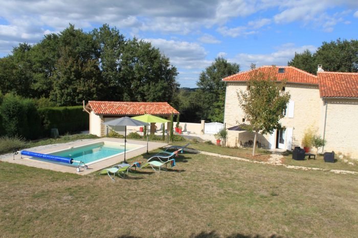 Maison à vendre, 158m², Chasseneuil-sur-Bonnieure