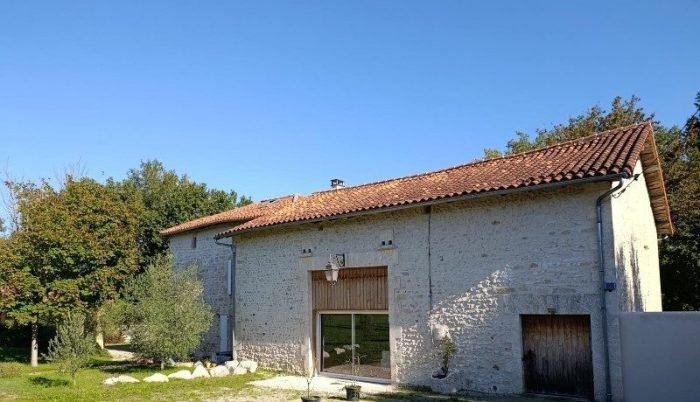 Maison à vendre, 158m², Chasseneuil-sur-Bonnieure
