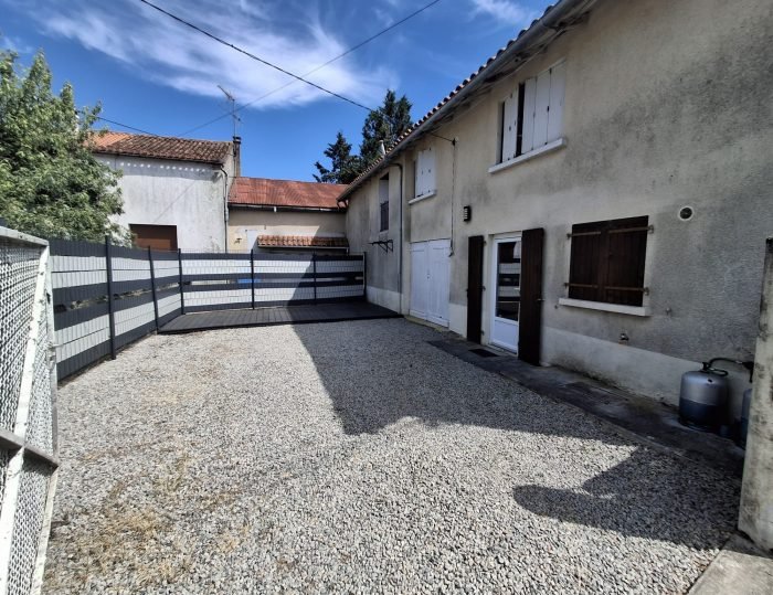 Maison à vendre, 90m², Chasseneuil-sur-Bonnieure