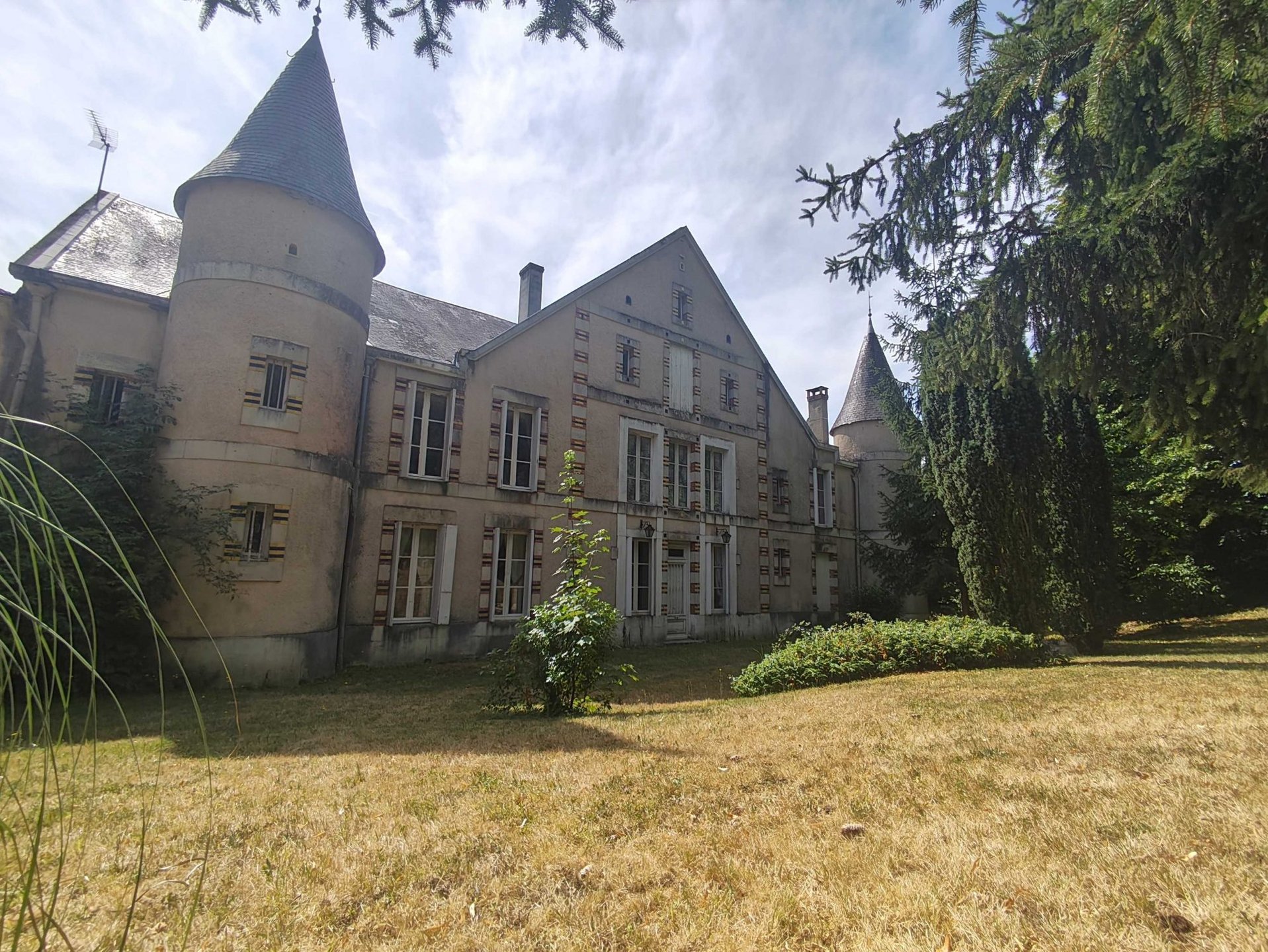 Maison à vendre, 492m², Chasseneuil-sur-Bonnieure