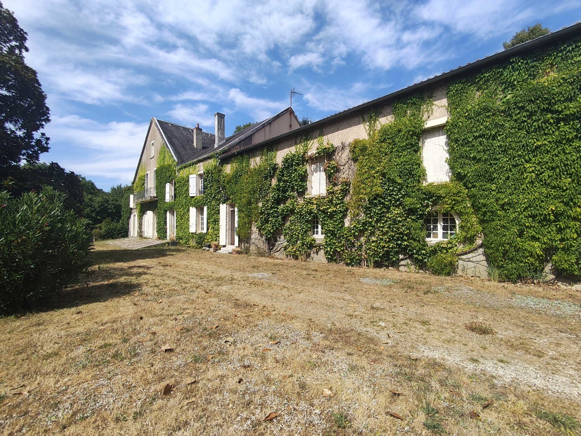 Maison à vendre, 492m², Chasseneuil-sur-Bonnieure