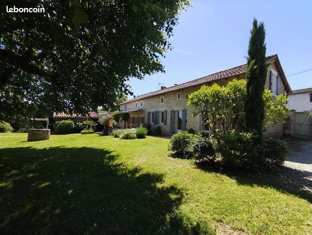 Maison à vendre, 209m², Chasseneuil-sur-Bonnieure