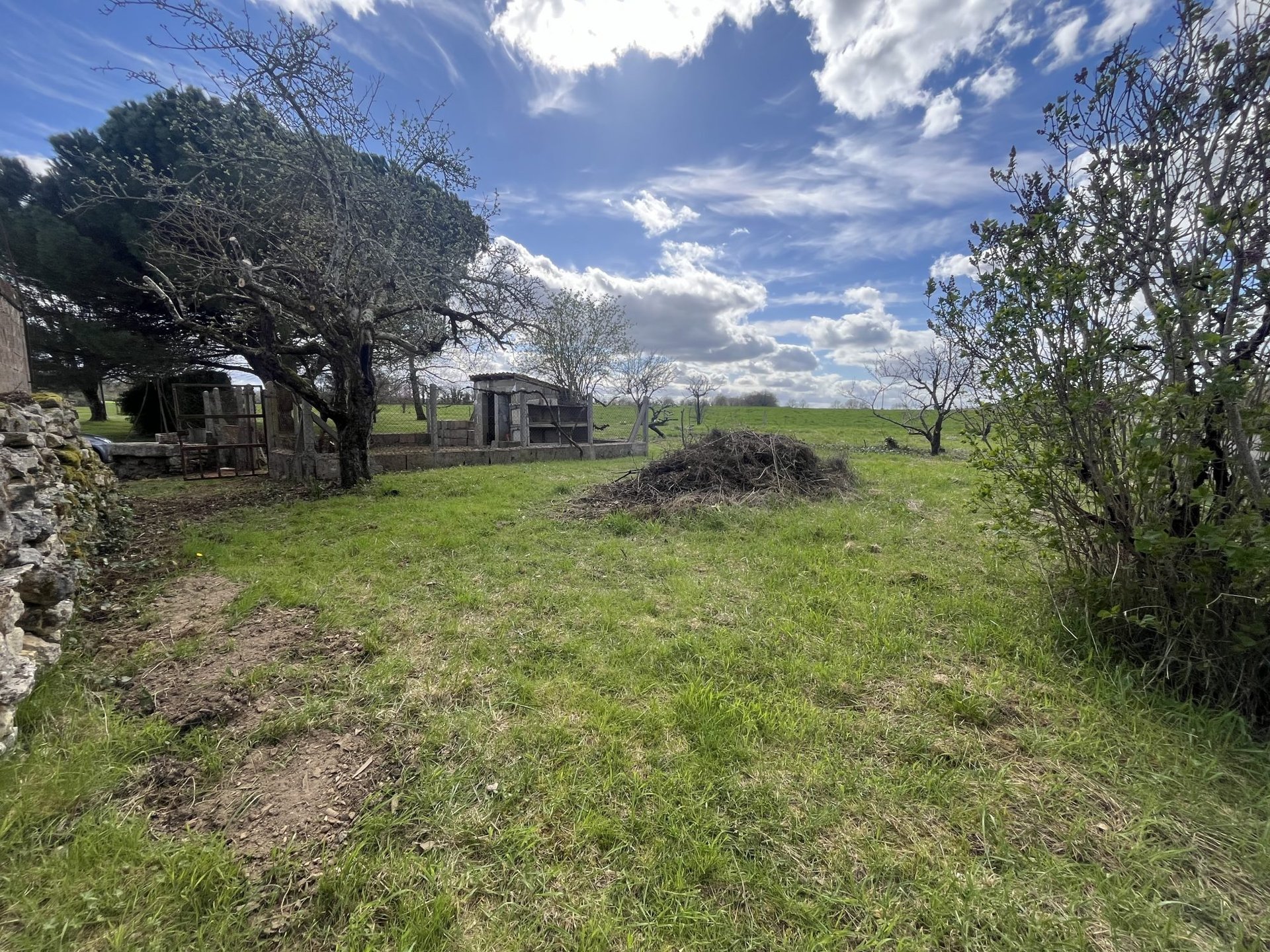 Maison à vendre, 102m², Chasseneuil-sur-Bonnieure
