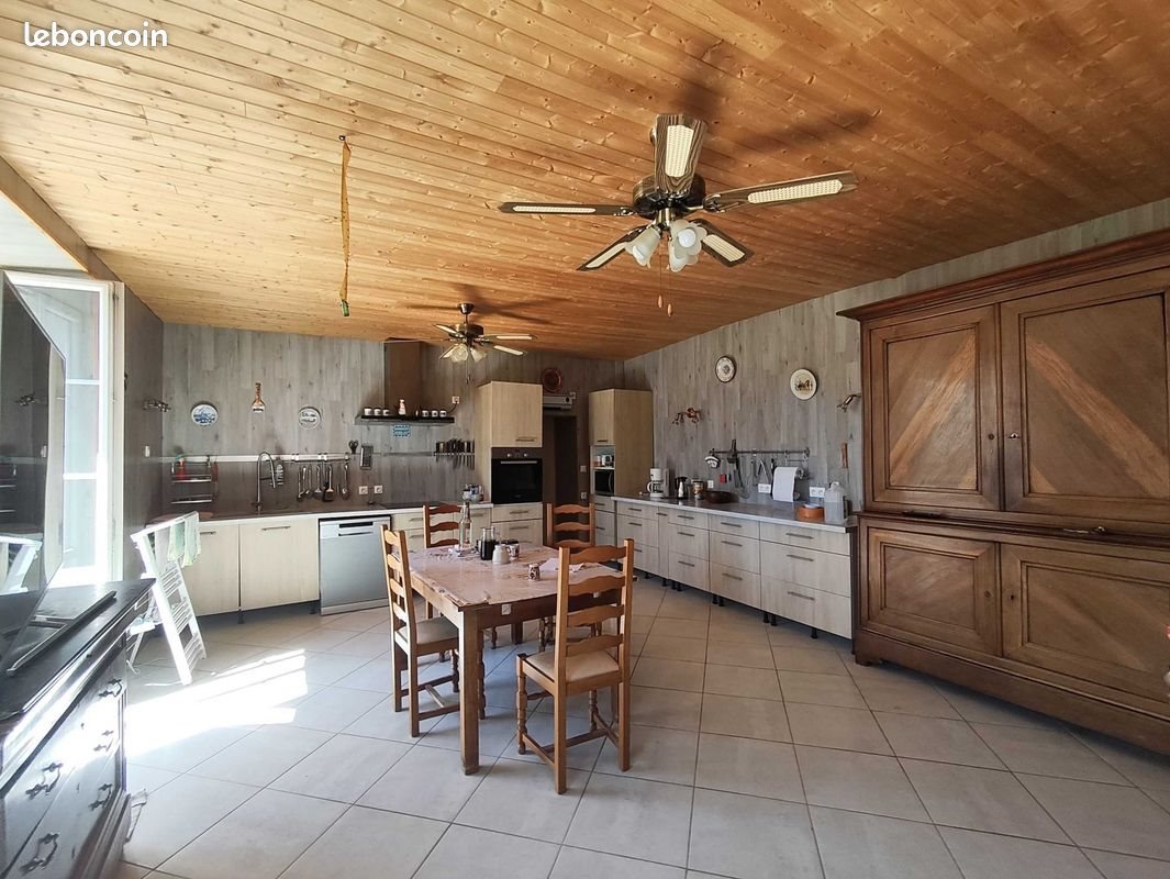 Maison à vendre, 200m², Saint-Laurent-de-Céris