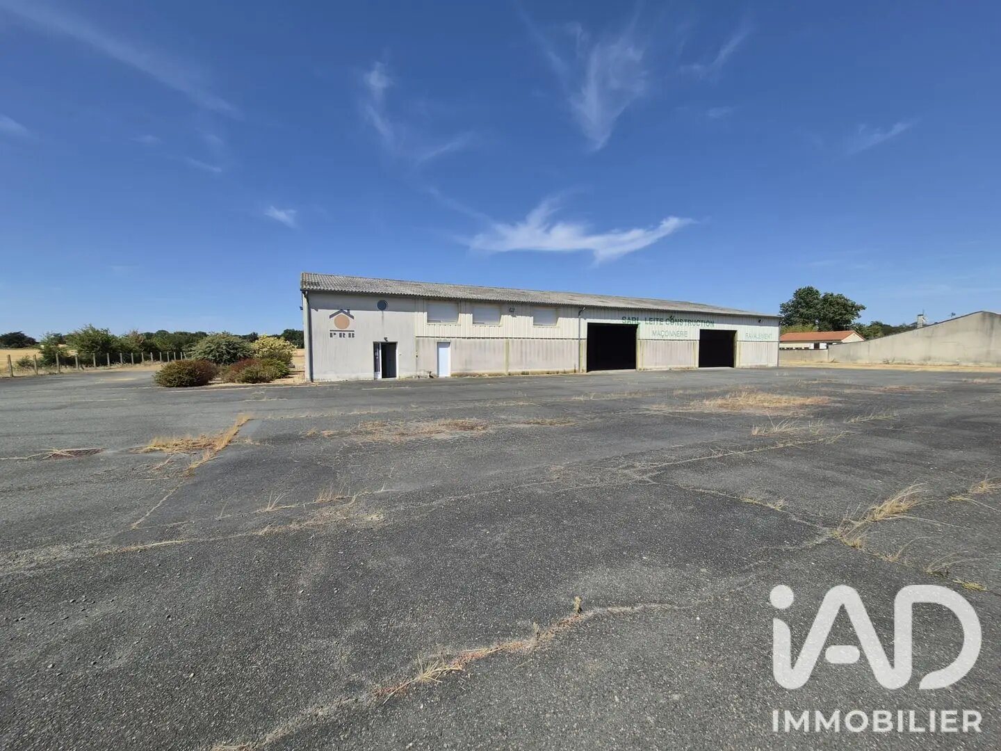 Maison à vendre, 950m², Saint-Léger-de-Montbrun