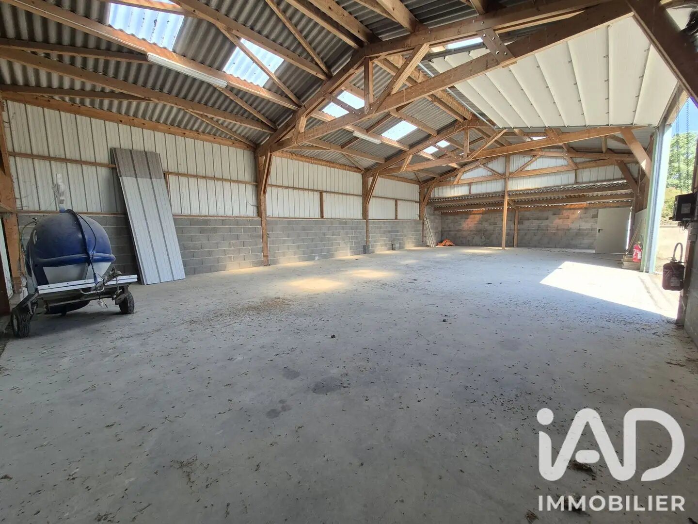 Maison à vendre, 950m², Saint-Léger-de-Montbrun