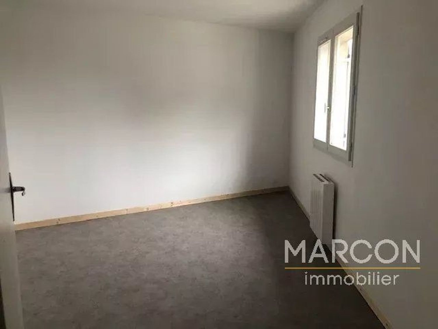 Appartement à louer, 33m², Dun-le-Palestel