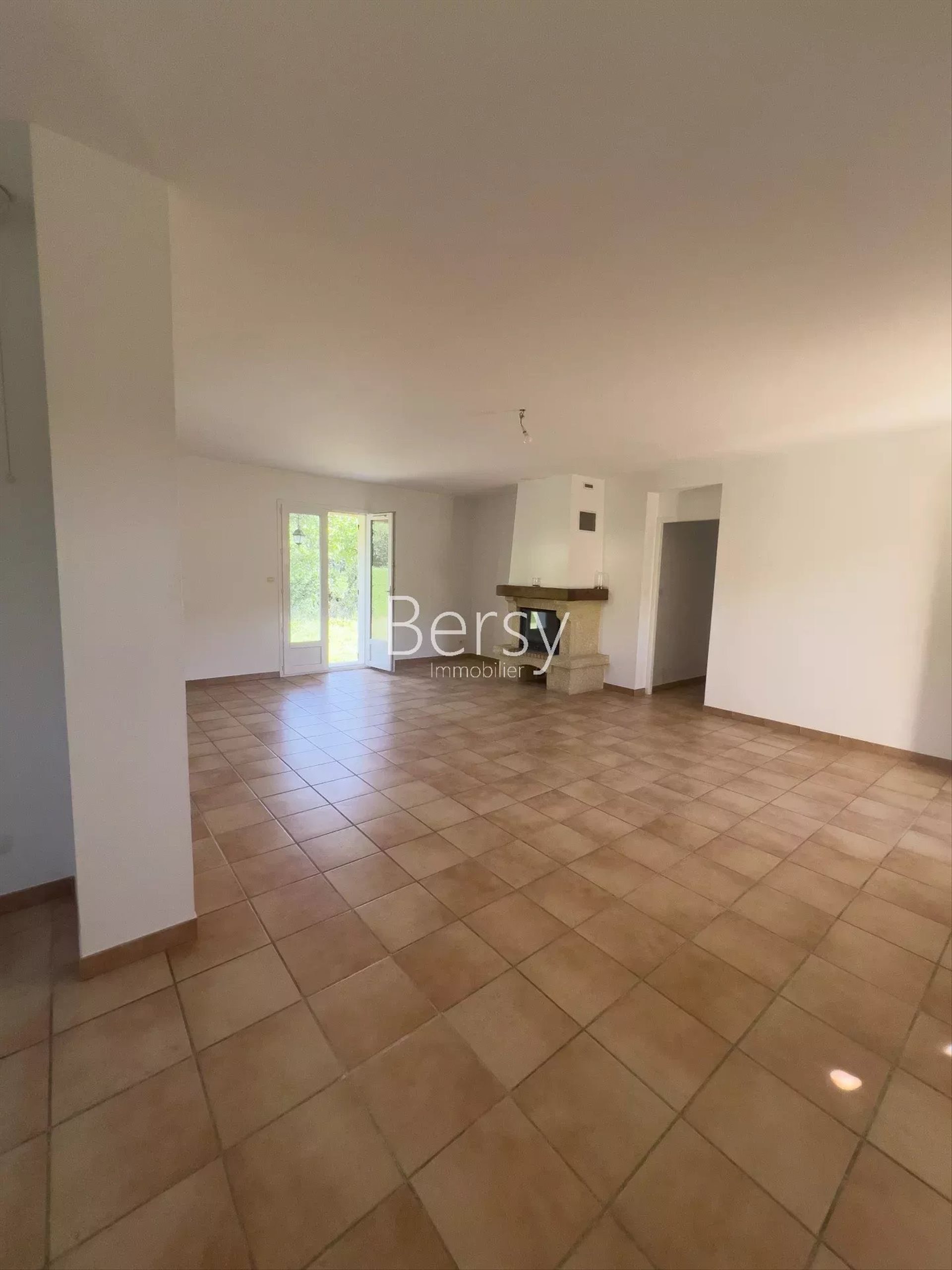 Maison à louer, 91m², Blauvac