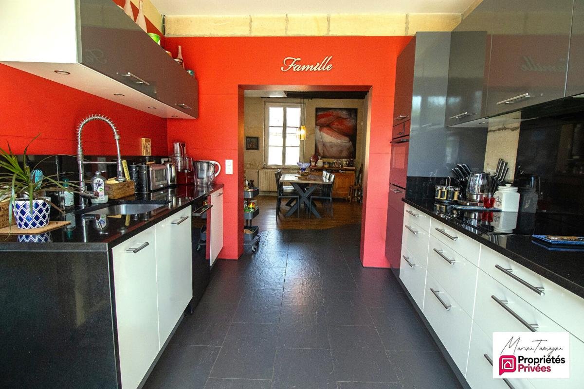 Maison à vendre, 270m², Fleurines