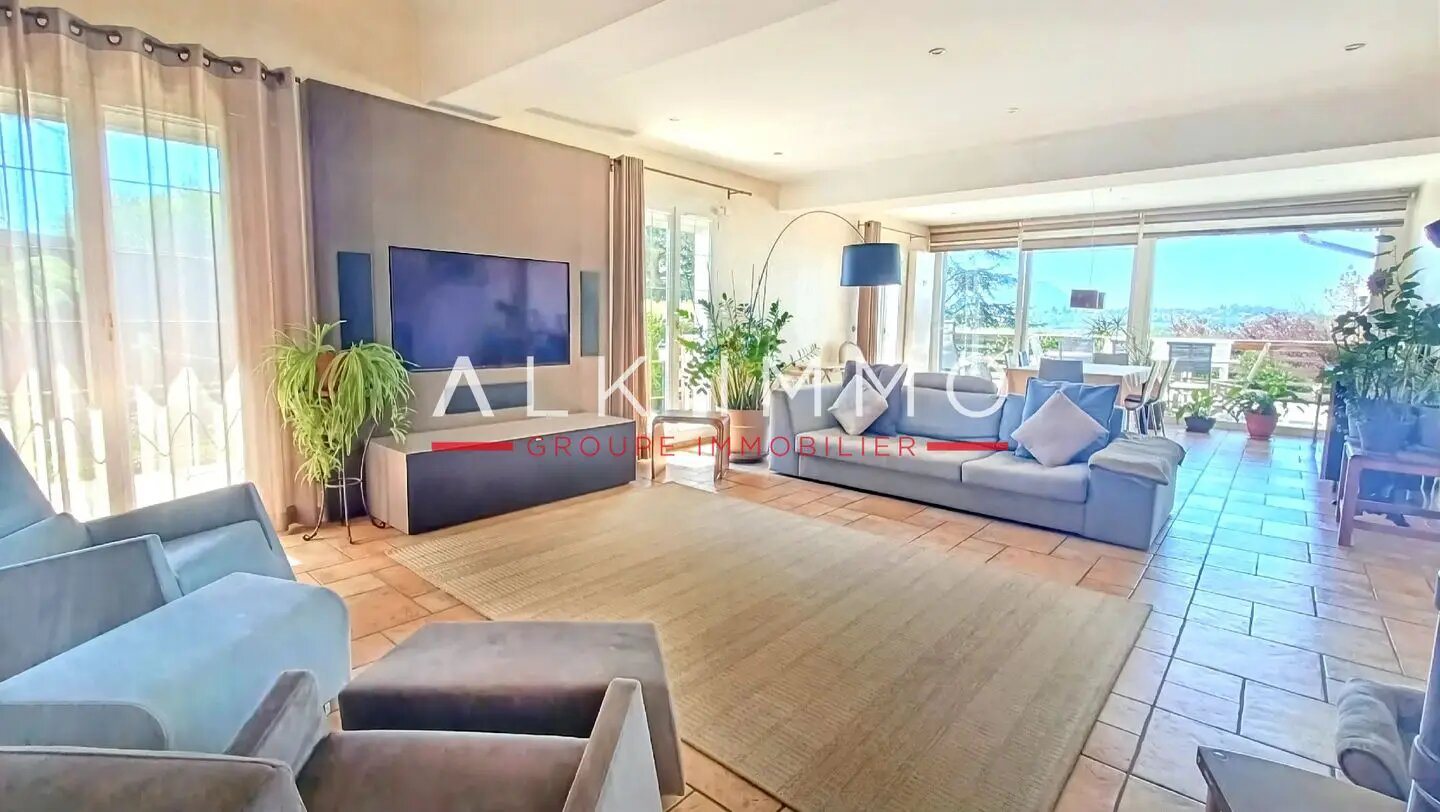 Maison à vendre, 250m², Cranves-Sales