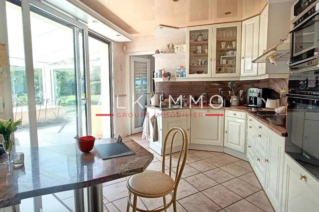 Maison à vendre, 250m², Cranves-Sales