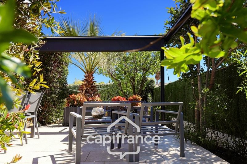 Maison à vendre, 100m², Saint-Cyr-sur-Mer