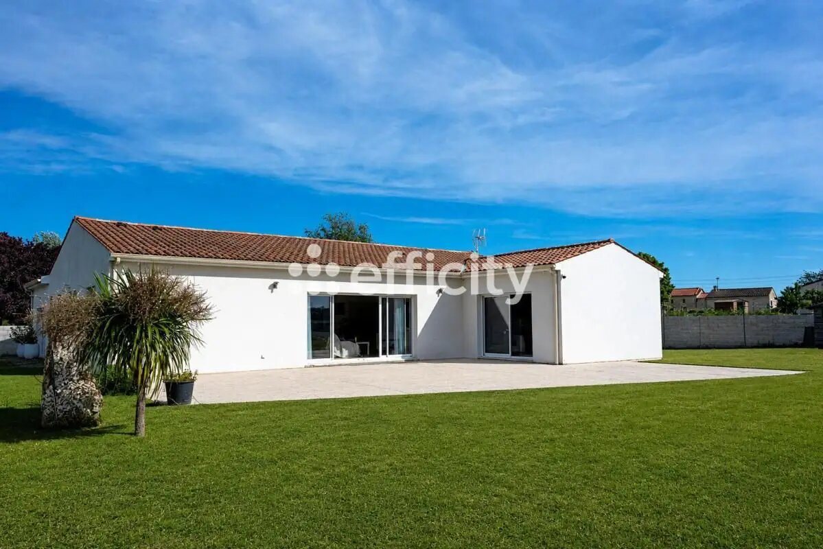Maison à vendre, 205m², Saint-Germain-de-Lusignan