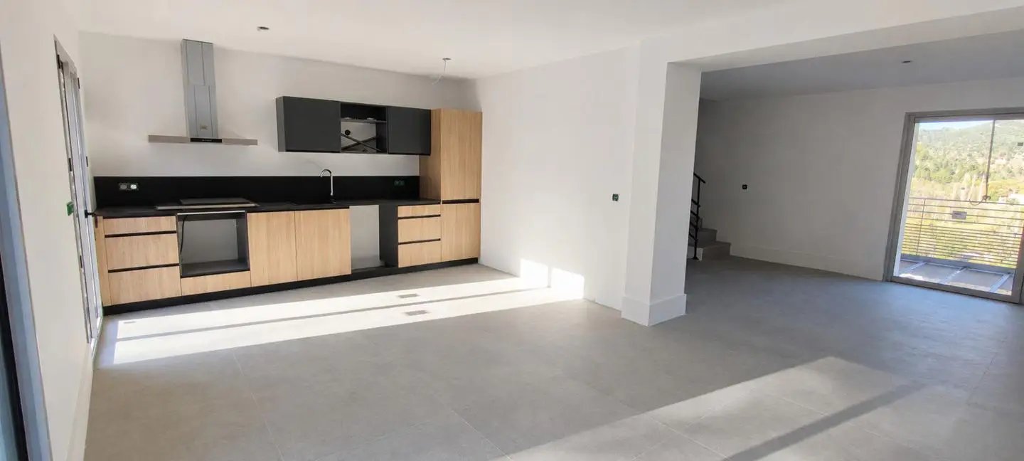 Appartement à louer, 100m², Allemagne-en-Provence