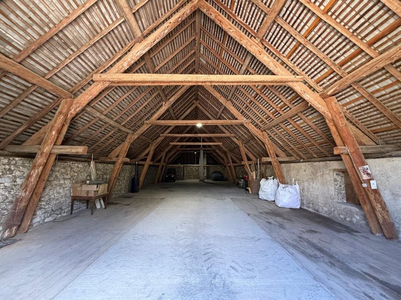 Maison à vendre, 350m², La Cluse