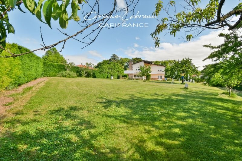 Maison à vendre, 180m², Charnay-lès-Mâcon