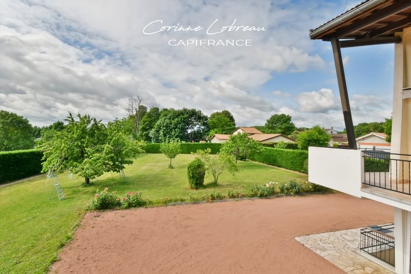 Maison à vendre, 180m², Charnay-lès-Mâcon