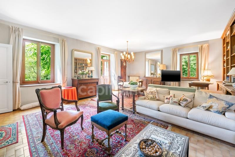 Maison à vendre, 197m², Gex