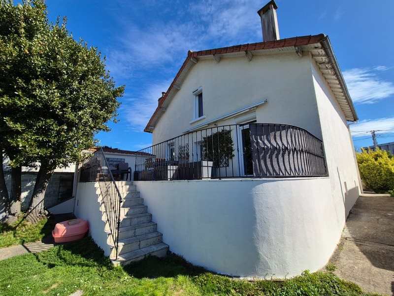 Maison à vendre, 121m², Gond-Pontouvre