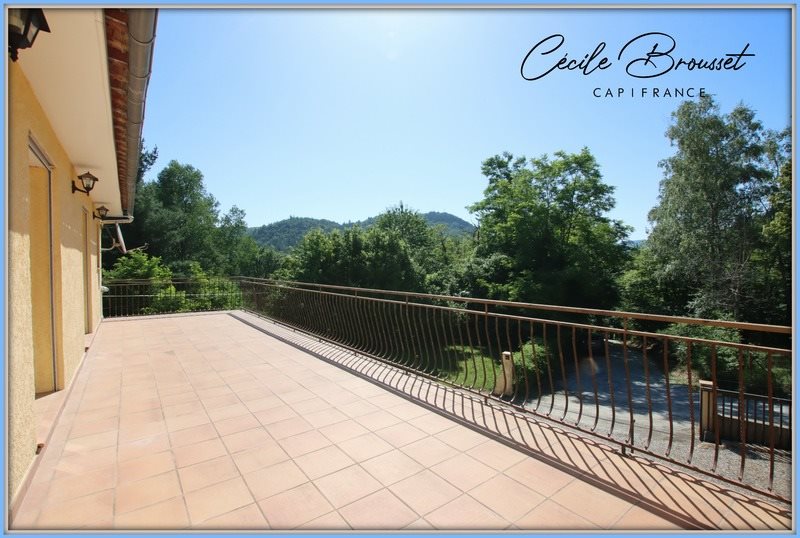 Maison à vendre, 129m², Saint-Laurent-de-Cerdans