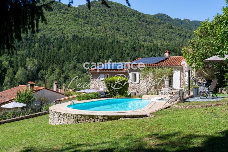 Maison à vendre, 140m², Saint-Laurent-de-Cerdans