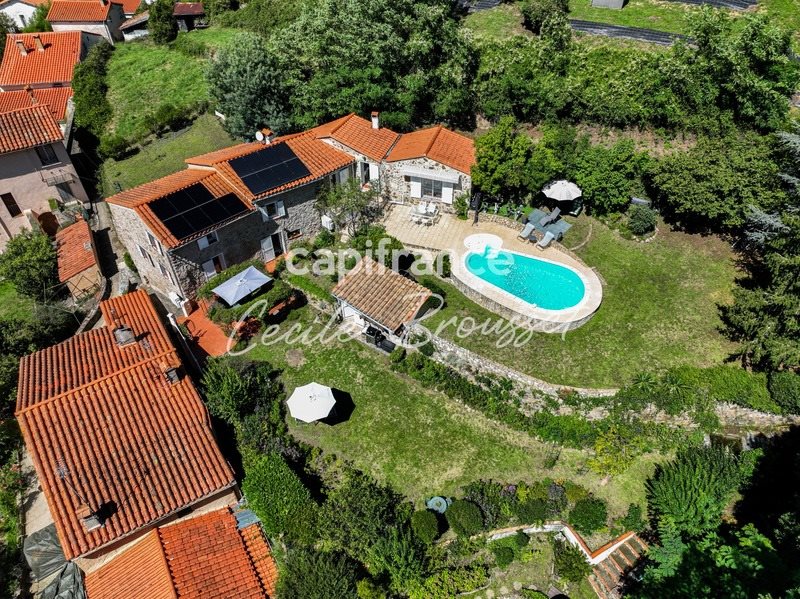 Maison à vendre, 140m², Saint-Laurent-de-Cerdans