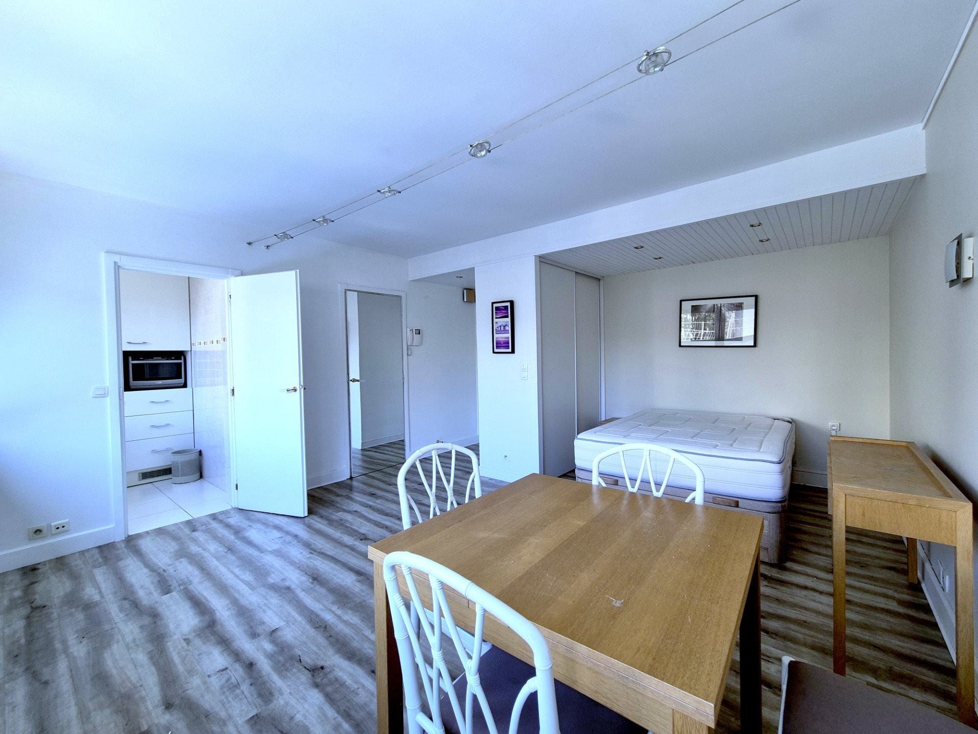 Appartement à vendre, 32m², Courbevoie