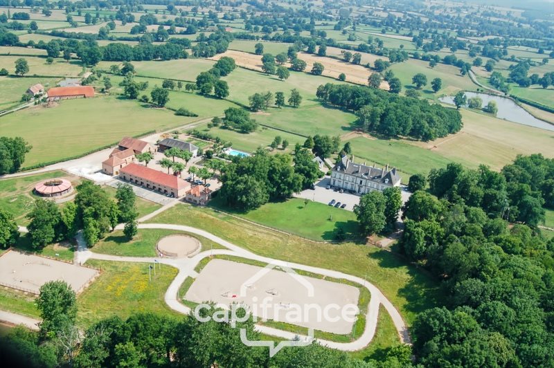 Maison à vendre, 1425m², Ygrande