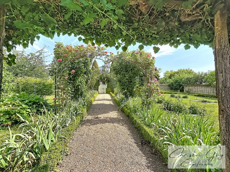 Maison à vendre, 247m², La Chartre-sur-le-Loir